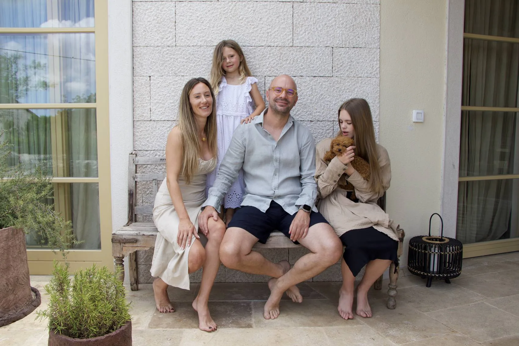 Andrea und Matija Radovčić mit ihrer Familie bei LaMaison